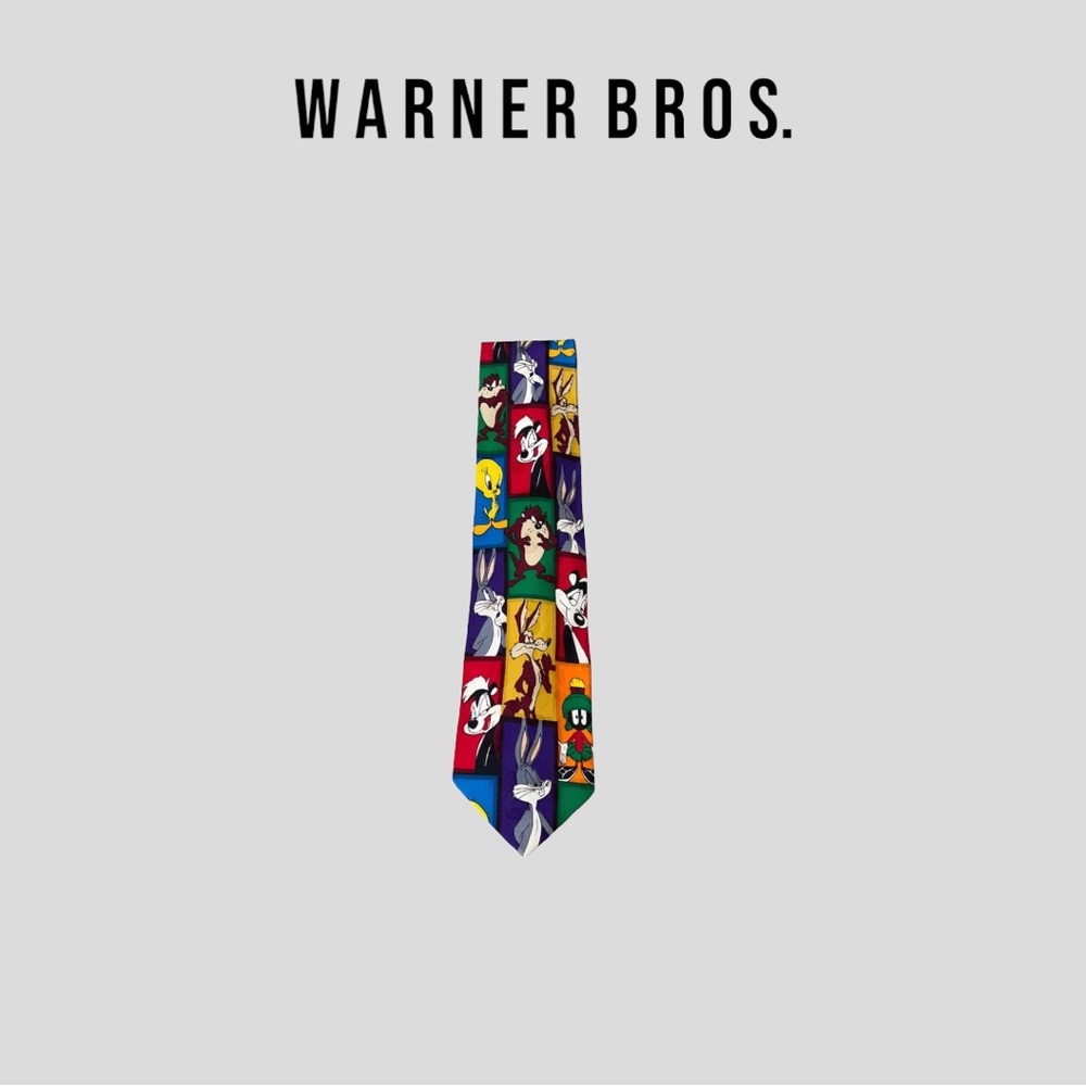 Silk tie Rare Warner Brothers silk necktie “Novelty” tie Bugs Bunny 90’s